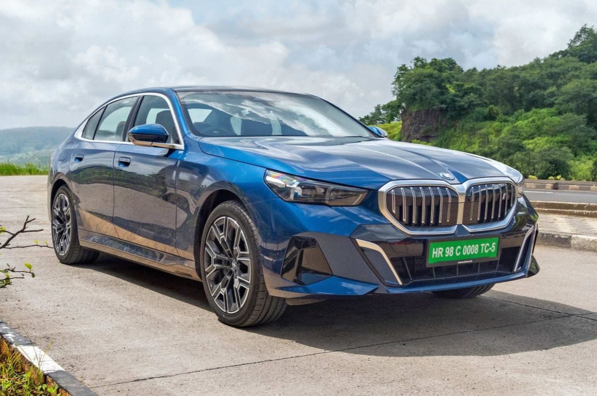 3 reasons to buy the BMW i5 LWB and 3 reasons not to