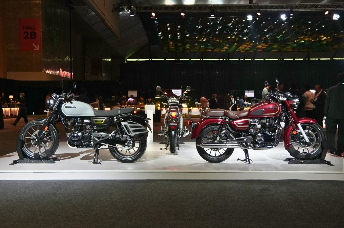 Honda CB350 lineup updated with fresh colours