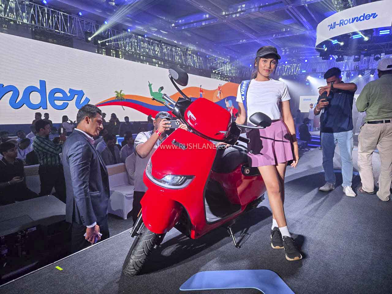 New Simple Wave Launch Price Rs 1.09 Lakh – 243 Km Range, 70 L Boot, 90 Kmph Top Speed